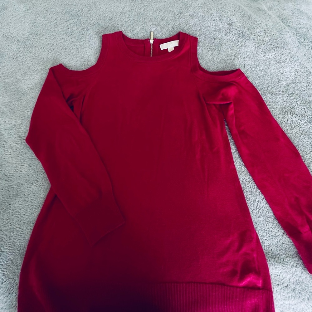 Michael Kors cold shoulder long sleeve Tee‎ size M